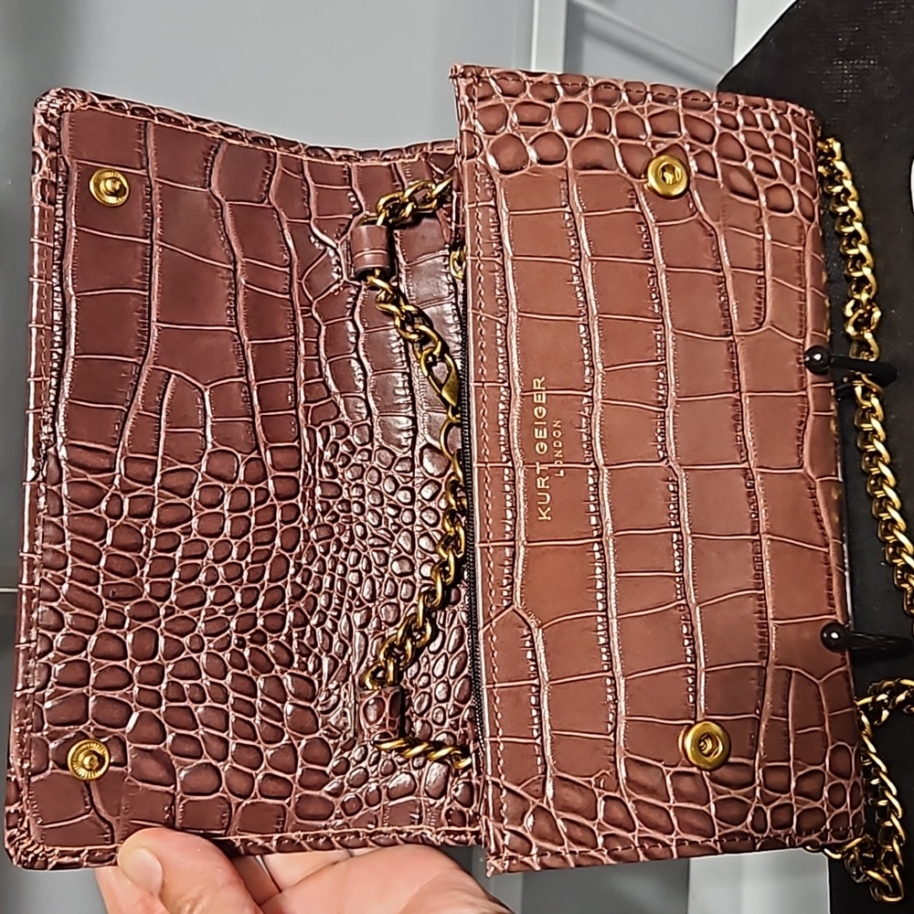 KURT GEIGER LONDON EUC Croc embossed wallet with crossbody chain and dust bag🔥 - Picture 5 of 8